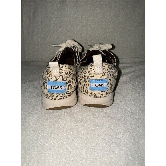Toms Cheetah Print Shoes 6.5 - Picture 6 of 7